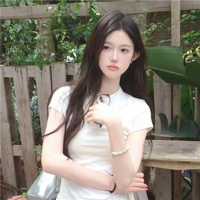 湖畔的女人们